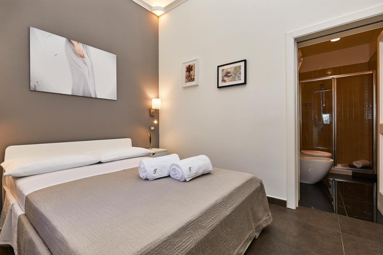 Donna Teresa Guest House Lecce Buitenkant foto