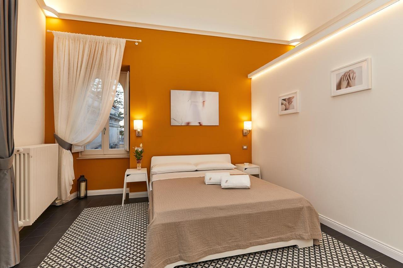 Donna Teresa Guest House Lecce Buitenkant foto